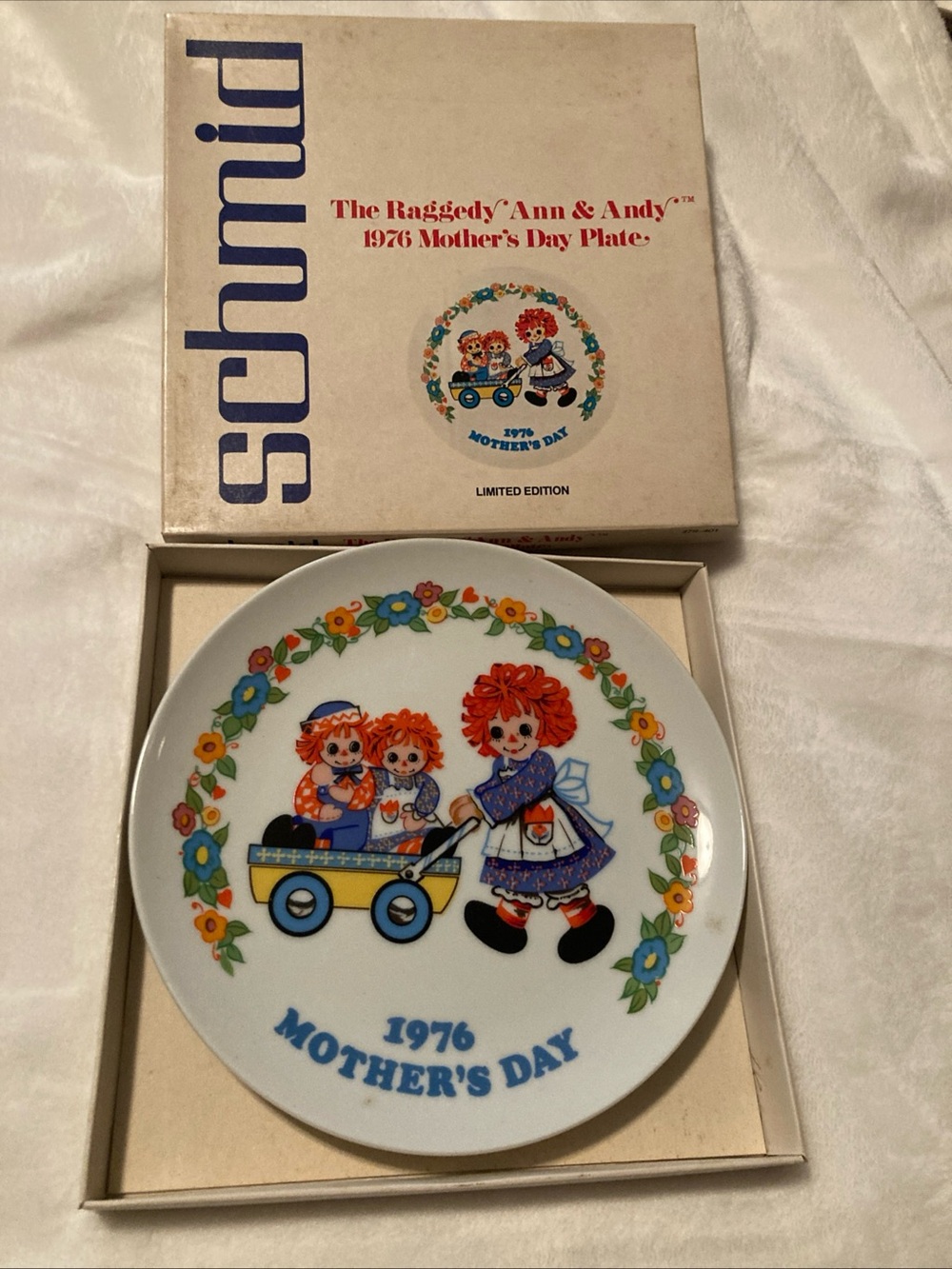 Schmid Raggedy Ann & Andy 1976 Mother's Day Decorative Plate - in box